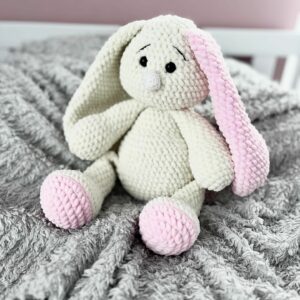 Hase mit buntem Ohr