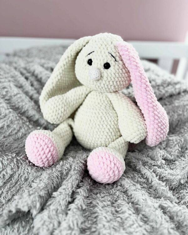 Hase mit buntem Ohr